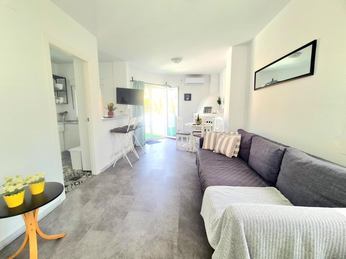 شقة فوينخيرولا  في Apartamento Con Vistas Al Campo De Golf Y Piscina المظهر الخارجي الصورة