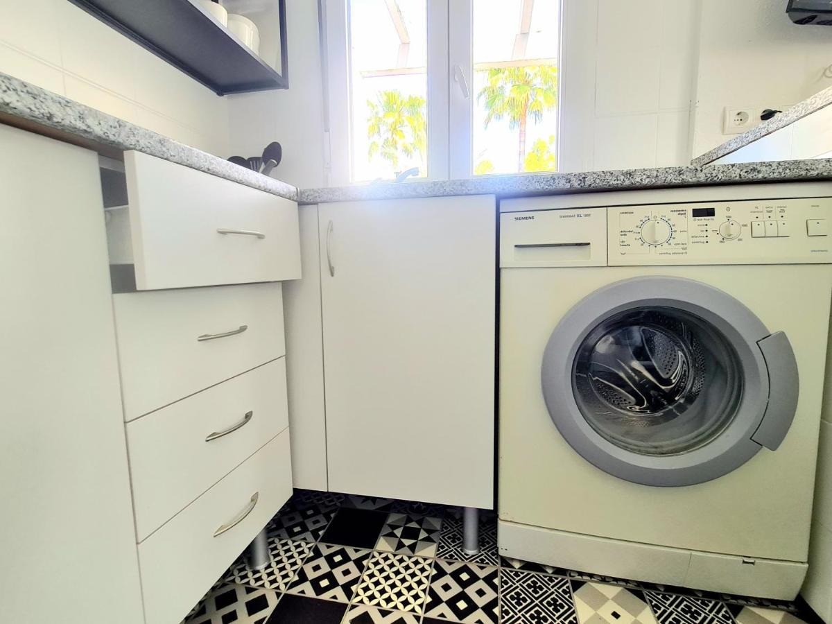 شقة فوينخيرولا  في Apartamento Con Vistas Al Campo De Golf Y Piscina المظهر الخارجي الصورة