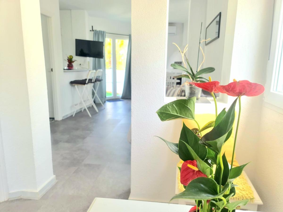 شقة فوينخيرولا  في Apartamento Con Vistas Al Campo De Golf Y Piscina المظهر الخارجي الصورة