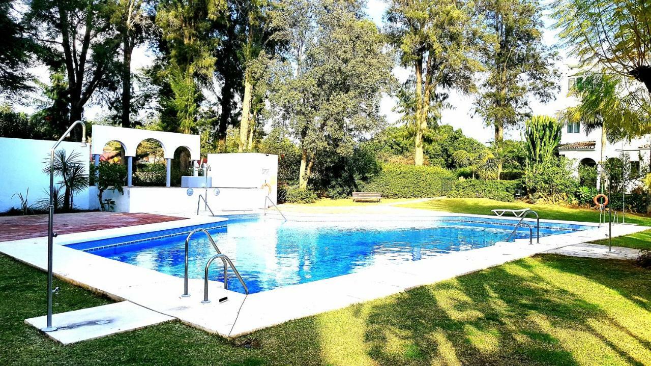 شقة فوينخيرولا  في Apartamento Con Vistas Al Campo De Golf Y Piscina المظهر الخارجي الصورة