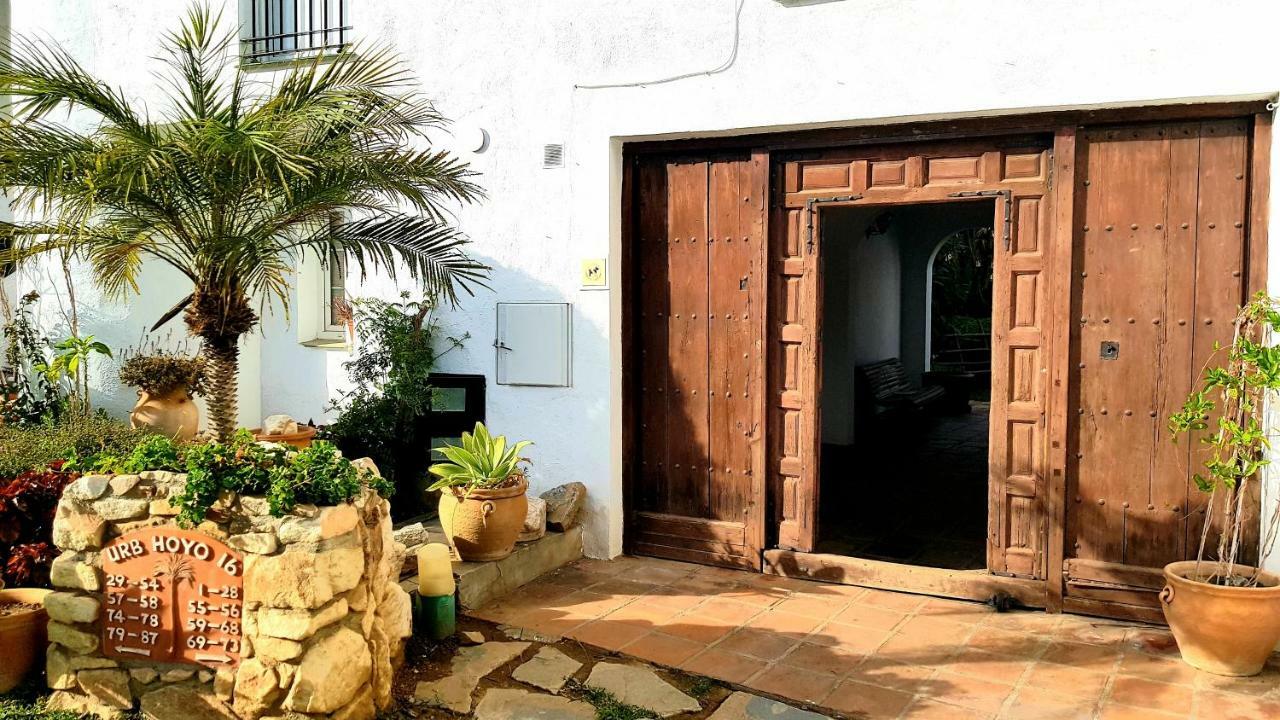 شقة فوينخيرولا  في Apartamento Con Vistas Al Campo De Golf Y Piscina المظهر الخارجي الصورة
