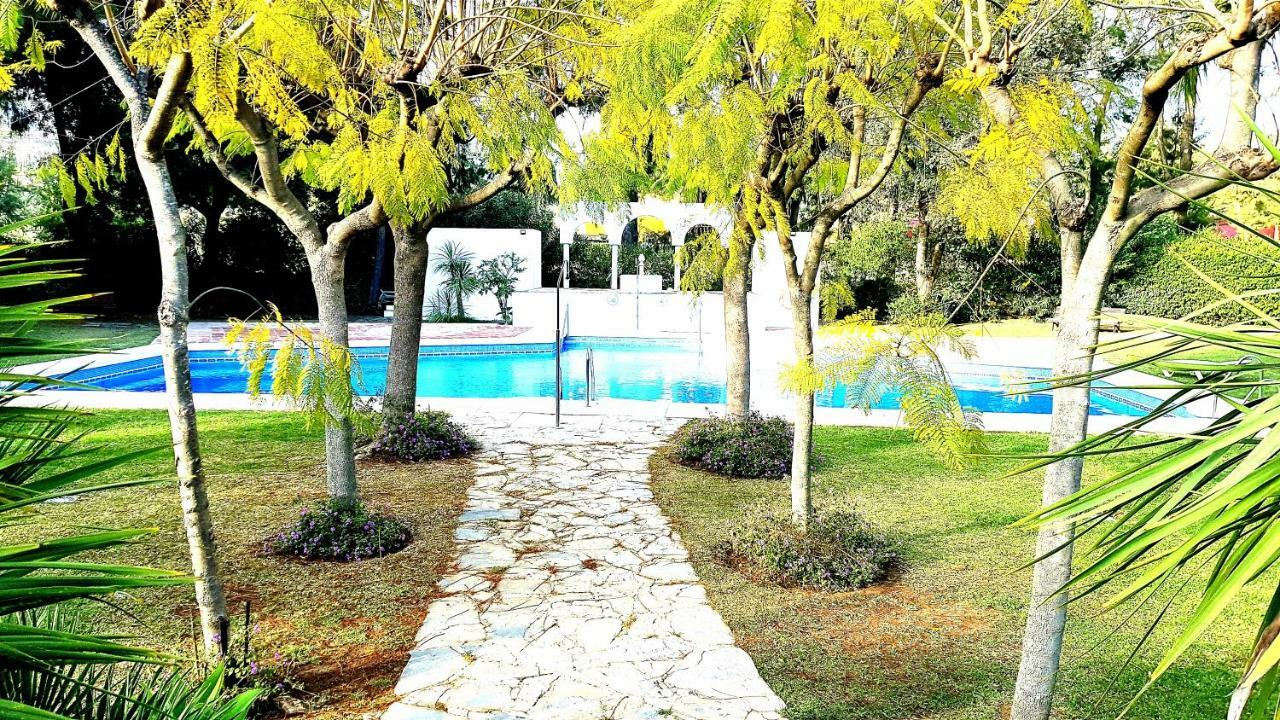 شقة فوينخيرولا  في Apartamento Con Vistas Al Campo De Golf Y Piscina المظهر الخارجي الصورة